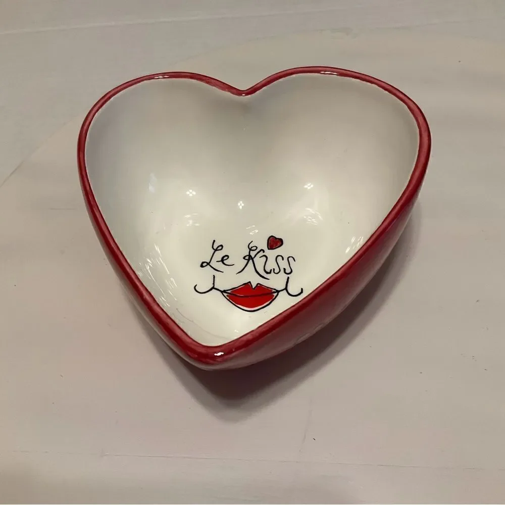 The cutest little trinket cup- in time for Valentine’s Day! Heart Shaped Le Kiss